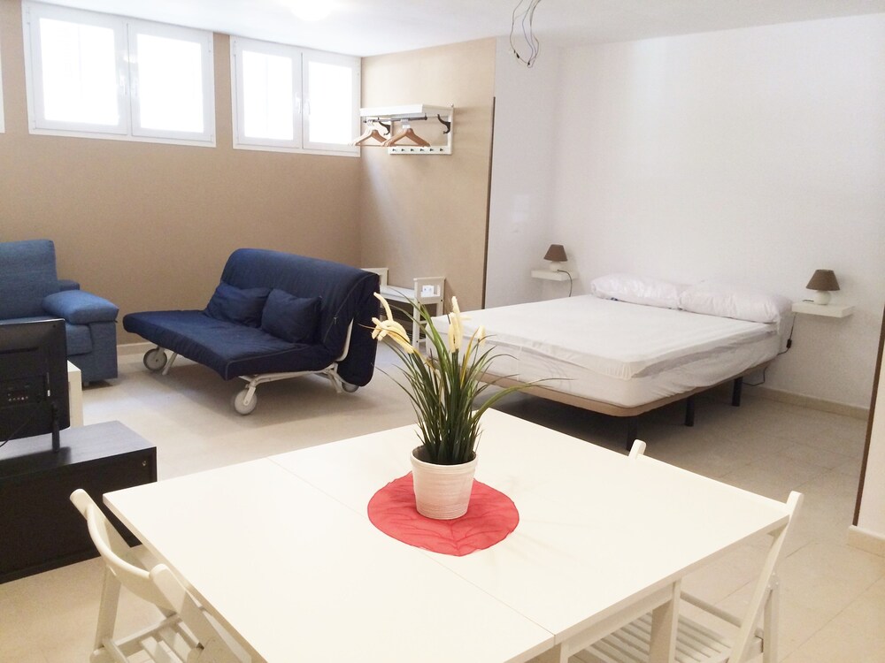 Área común: Estudio económico (Calle Juan de Mena 7)
