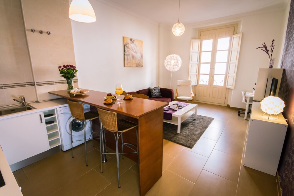 Habitación: Apartamento, 1 habitación, balcón (Calle de Córdoba)