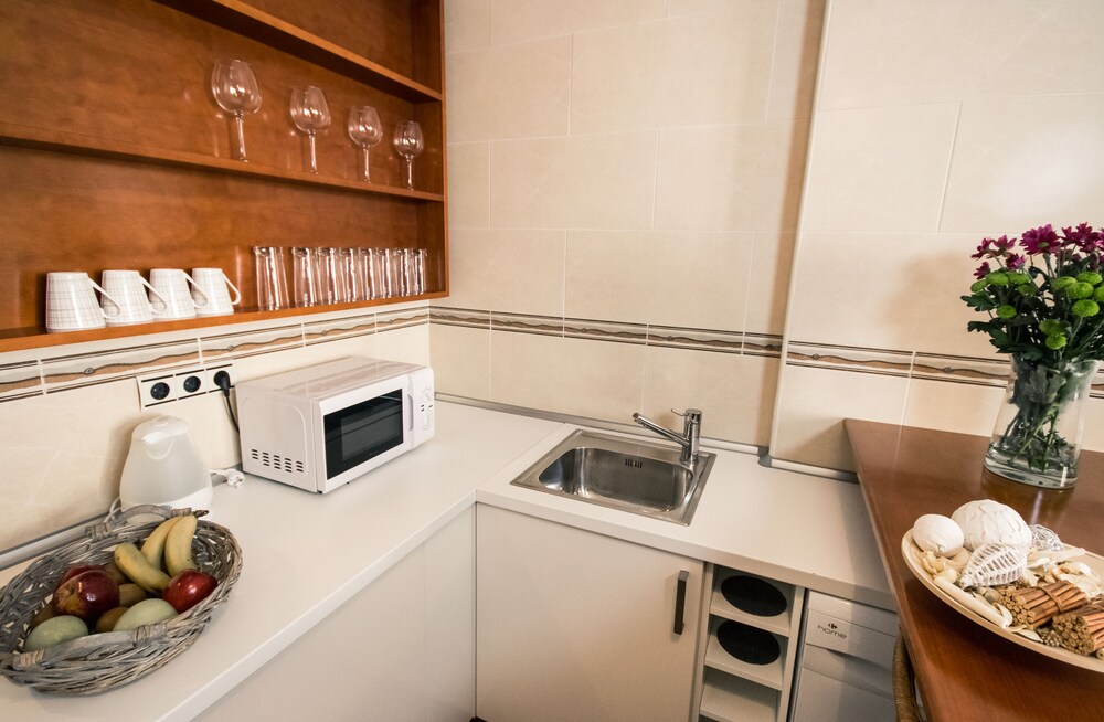Cocina básica en la habitación