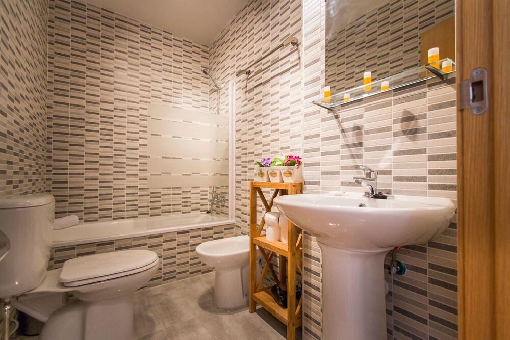 Cuarto de baño: Apartamento, 2 habitaciones (Shared Pool, Refino)