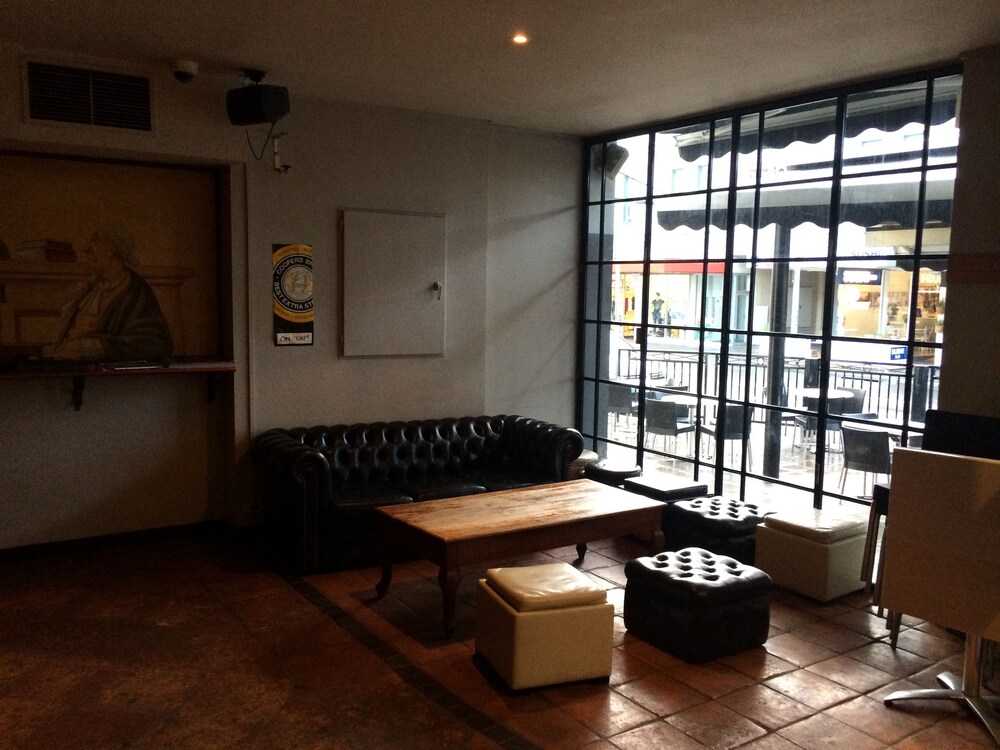 Hotel Bar