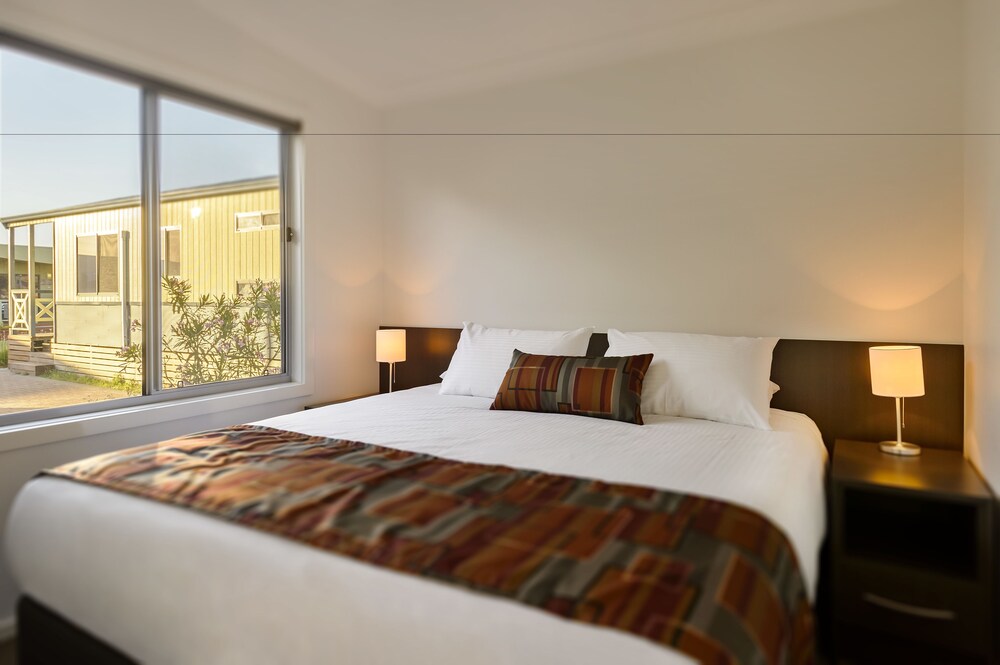 Deluxe Cabin, 2 Bedrooms - Guestroom