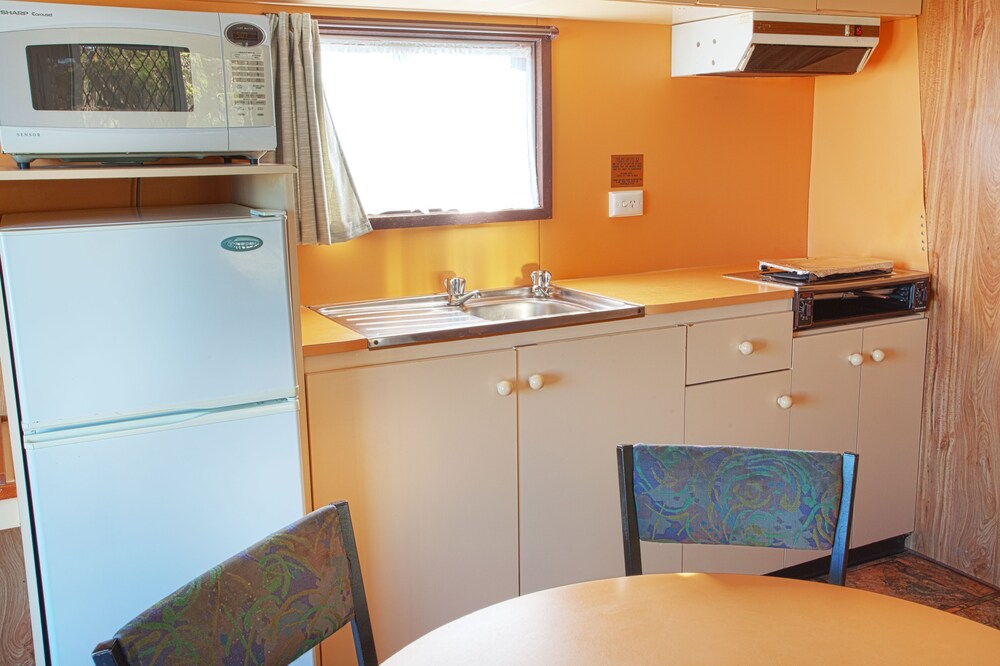 Economy Cabin (Sleeps 4) - In-Room Kitchen
