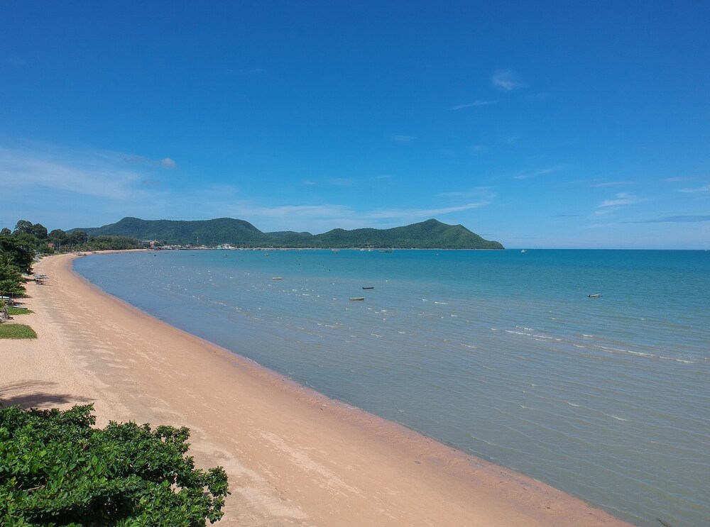 ชายหาด