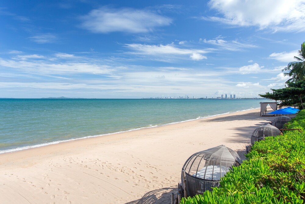 ชายหาด