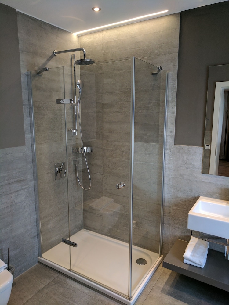 Dusche im Bad