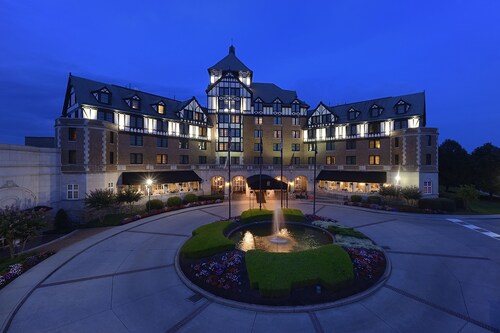 Hotel Roanoke & Conference Ctr, Curio Collection by Hilton 