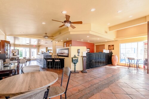 Historic Coronado Motor Hotel by OYO