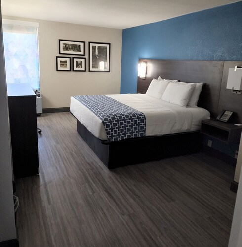 La Quinta Inn & Suites by Wyndham Houston Stafford Sugarland