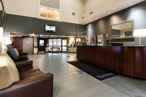 Travelodge by Wyndham Ottawa East