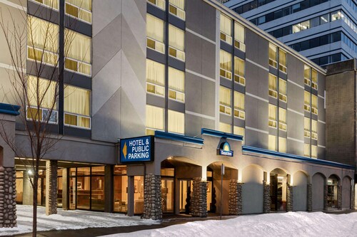 Days Inn by Wyndham Edmonton Downtown