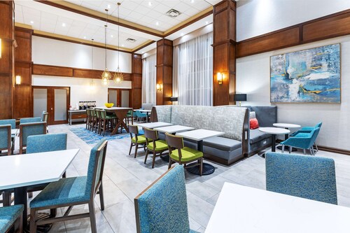 休斯敦高地 I-10 希爾頓歡朋套房酒店