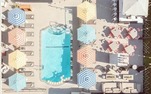  Le Parc at Melrose