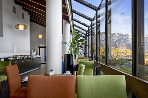 Copthorne Hotel & Apartments Queenstown Lakeview