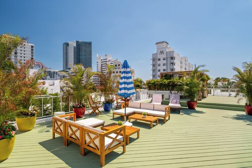 Catalina Hotel & Beach Club