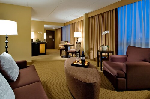 DoubleTree by Hilton Chicago - Arlington Heights