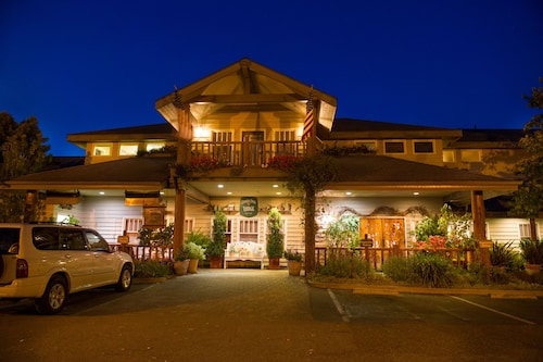 Cambria Pines Lodge