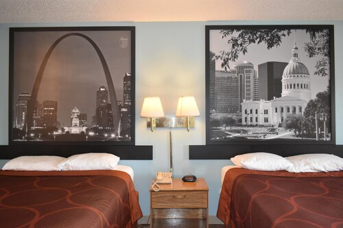 Super 8 by Wyndham Carthage