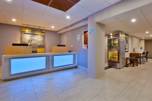 Holiday Inn Express Fairfax - Arlington Boulevard by IHG