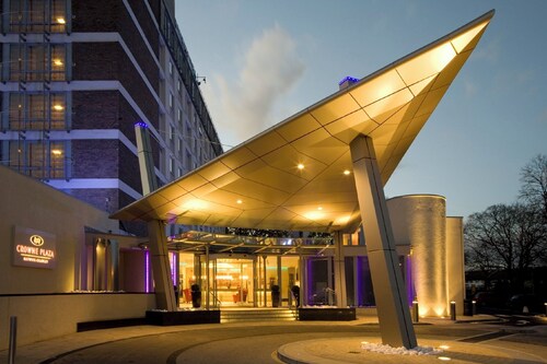 Crowne Plaza London- Gatwick Airport, an IHG Hotel