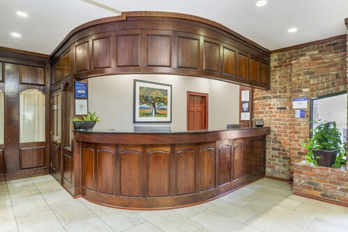 Best Western Plus Governor's Inn