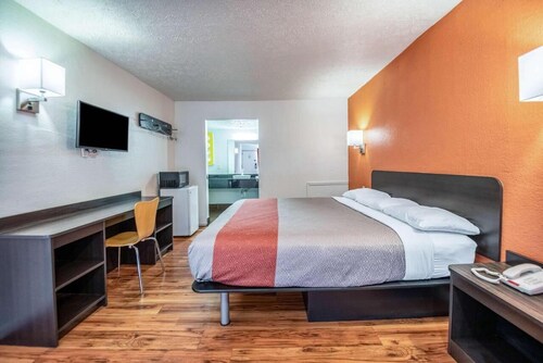 Relax Inn by OYO Columbus OH I 70