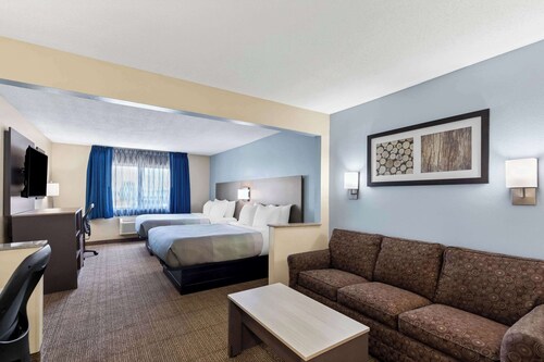 Quality Inn and Suites Springfield Southwest near I-72