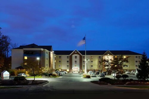 Sonesta Simply Suites Cleveland North Olmsted Airport