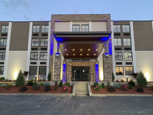 Holiday Inn Express Fall River North by IHG