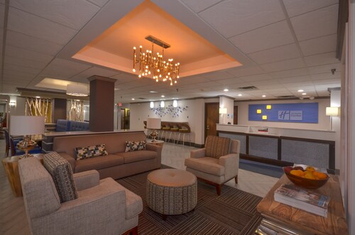 Holiday Inn Express Fayetteville- Univ of AR Area, an IHG Hotel