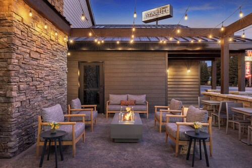 Starlite Yellowstone, Tapestry Collection by Hilton