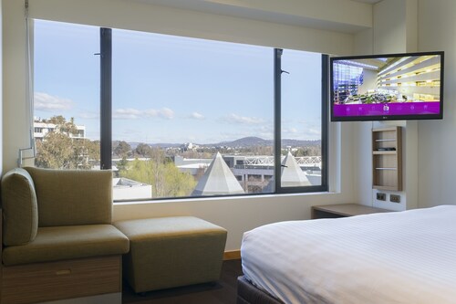 Crowne Plaza Canberra, an IHG Hotel