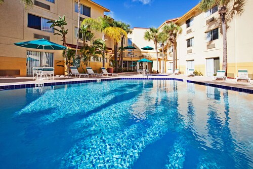 La Quinta Inn & Suites by Wyndham St. Pete-Clearwater Airpt