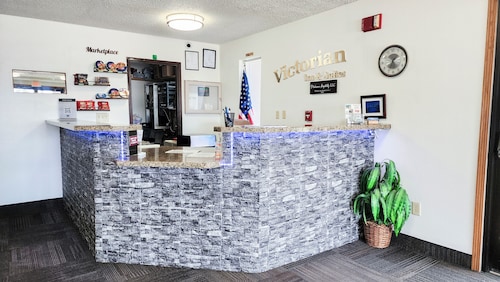 Victorian Inn & Suites