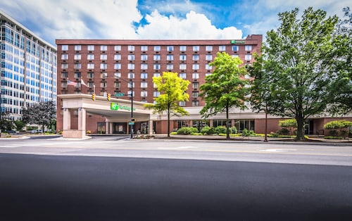 Holiday Inn Arlington at Ballston, an IHG Hotel