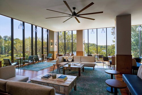 Merriweather Lakehouse, Autograph Collection