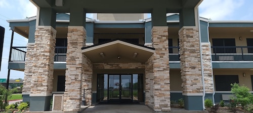 Quality Inn & Suites Garland - East Dallas