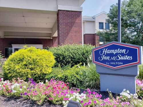 Hampton Inn & Suites Newtown