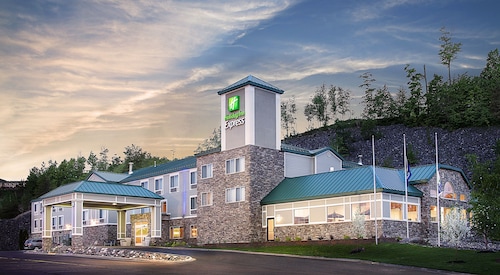 Holiday Inn Express Houghton-Keweenaw, an IHG Hotel