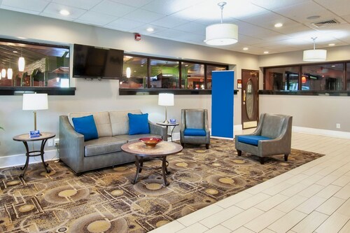 Days Inn & Suites by Wyndham Johnson City