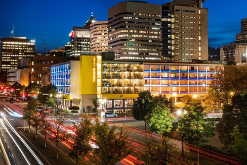 Staypineapple, Hotel Rose, Downtown Portland