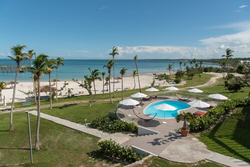 Abaco Beach Resort and Boat Harbour Marina