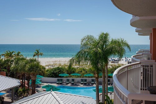 Beach House Suites by the Don CeSar