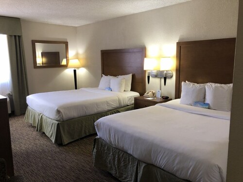 Days Hotel by Wyndham Peoria Glendale Area