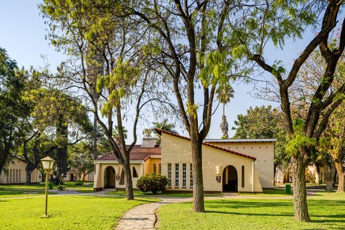 Kadoma Hotel And Conference Center