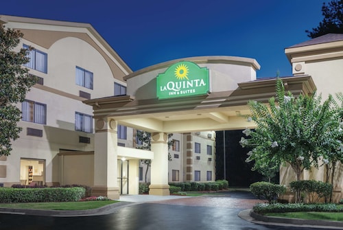 La Quinta Inn & Suites by Wyndham Jackson Airport