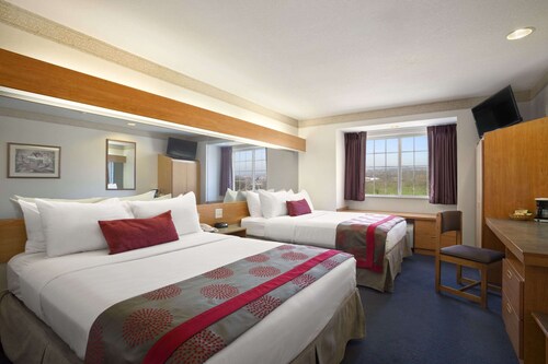 Ramada by Wyndham Bloomington I-55 and I-74 IL