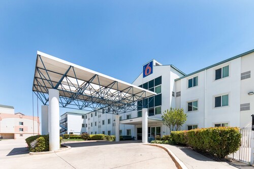 Motel 6 Irving, TX - DFW Airport North