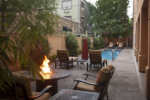 Hampton Inn New Orleans-St. Charles Ave./Garden District