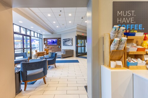 Holiday Inn Express & Suites Boston - Cambridge, an IHG Hotel